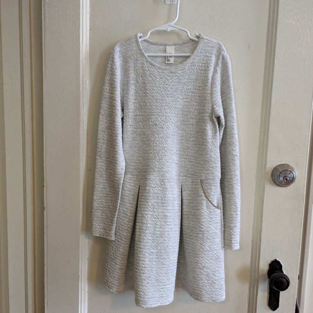 Girl long sleeve dress Size 8-10 Y